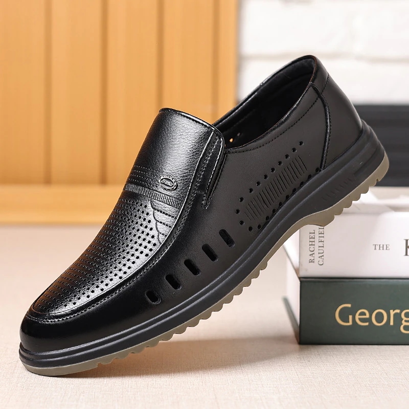 メンズレザーサンダル 中年 レザーシューズ 中空 穴あき おじいちゃん メンズサンダル 通気性