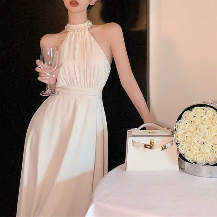 パーティードレス 韓国 プチプラ ホルターネック 個性的 ロング 白 ホワイト ノースリーブ 結婚式 二次会 謝恩会 成人式 ワンピース リゾート エレガント