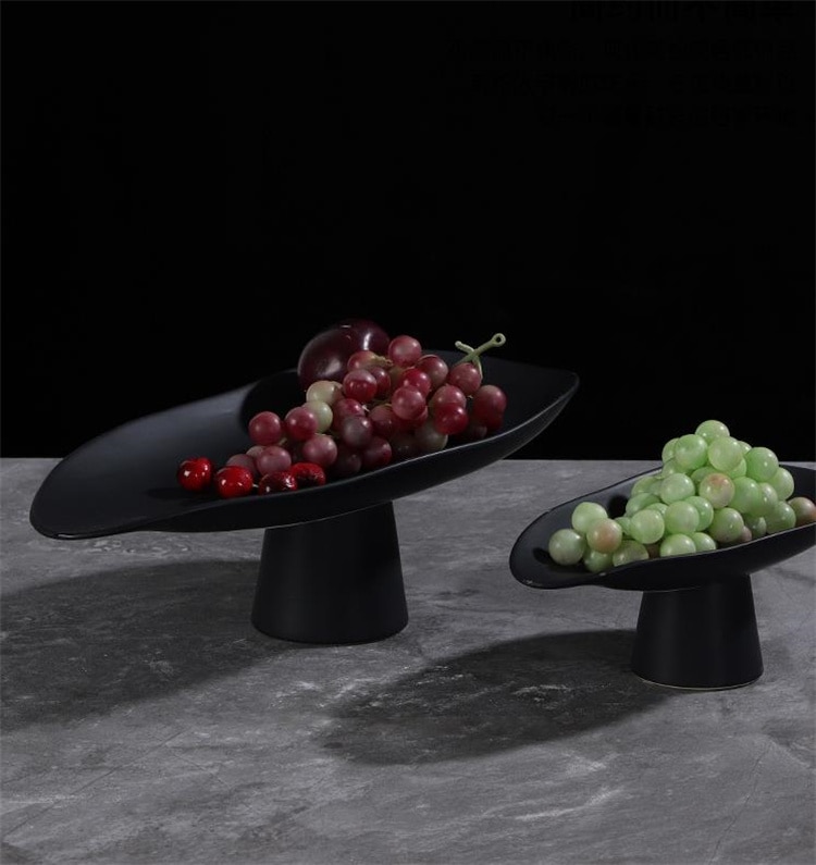 INSスタイル セラミック皿 現代 シンプル 高脚皿 果物皿 ソフト モデルルームアクセサリー 家庭 玄関 工芸 パーティー 美観