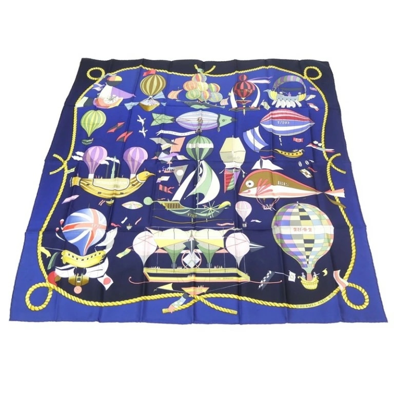 エルメス HERMES スカーフ カレ90 大空の狂気 LES FOLIES DU CIEL ブルー シルク100％ 【中古】(67900)