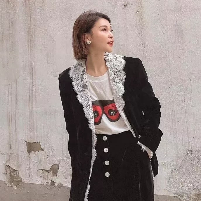 レース襟 ベルベットジャケット レディース 腰丈 長袖 Vネック 襟付き レース 刺繍 大人可愛い きれいめ カジュアル かっこいい レトロ こなれ感 存在感 とろみ感 ナチュラル 無地 秋 冬 通勤