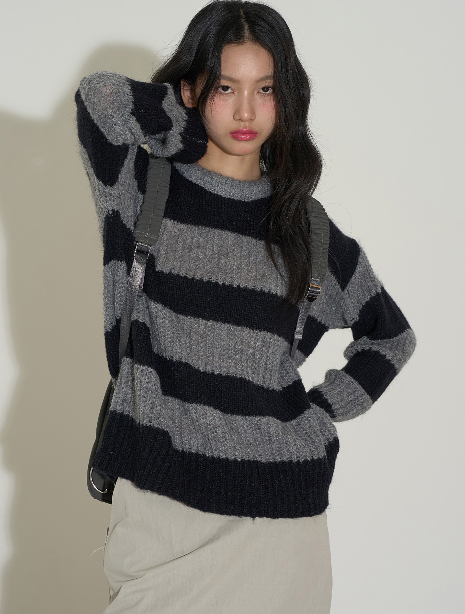 タートルネックで暖かく着られるリブニット 女性らしい オンオフ問わずに使える シンプル夏 夏服 韓国ファッション タートルネックで暖かく着られるリブニット 女性らしい オンオフ