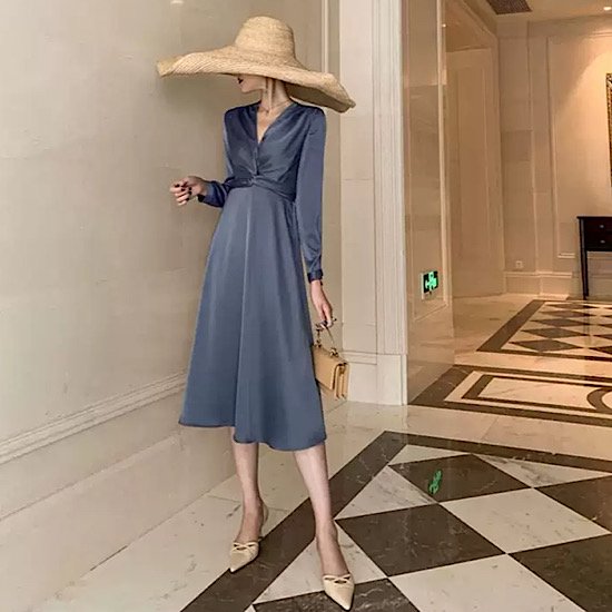 【取寄：納期2週間】結婚式ドレス フレンチ ミニマリスト サテン 長袖 ミモレ丈 肌触りVネック 発表会 演奏会 レディース フレアドレス 結婚式 ステージ衣装 エレガント ウエディングドレス