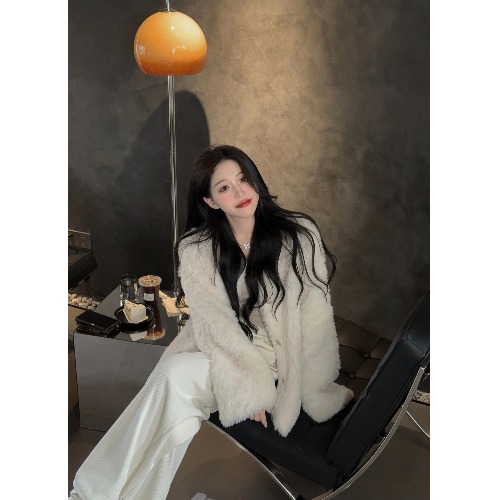 秋冬防寒 あったかアウター 韓国風コートスタイルアップ かわいい ブルゾンファー付きファッション系裹起毛大人ゆったりカジュアルストリートサイズレディースムートン襟ゆるダボ シルエット学生通学丈