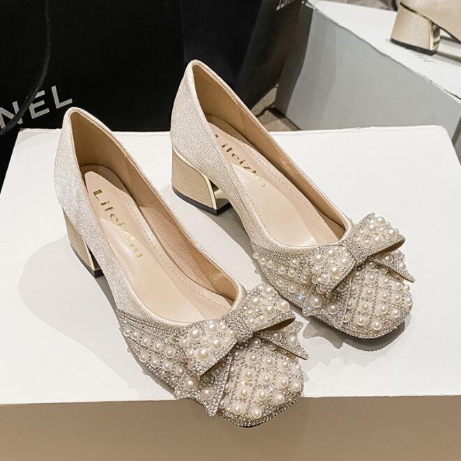 走れるパンプス　パール付きパンプス　リボン付き　オフィス　通勤 パンプス　ポインテッドトゥ　フォーマル　就活 冠婚葬祭 4.5センチヒール　レディース　ミドルヒール　細ヒール今日は30パーセント