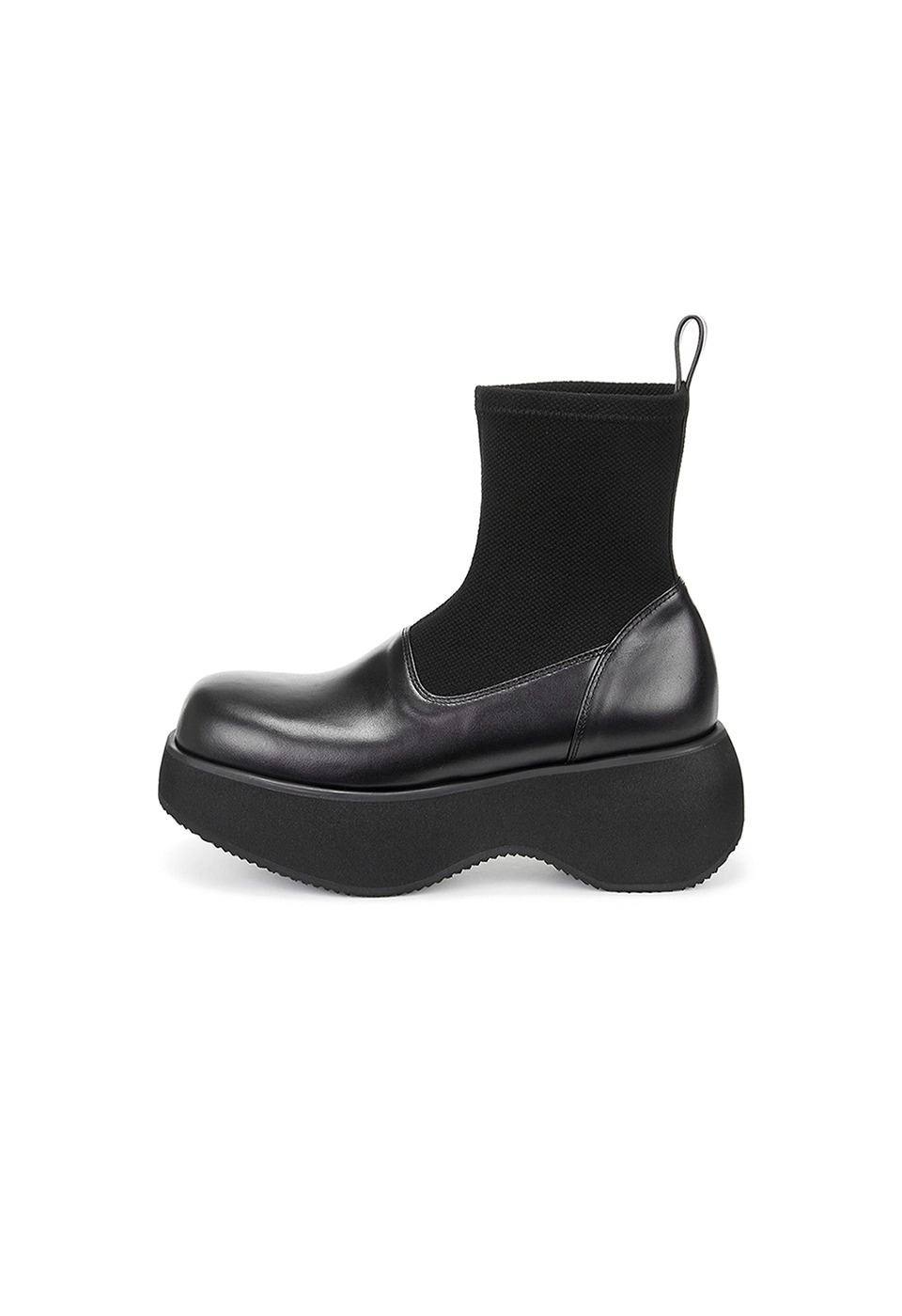 【OPEN Yy】 ROUND SQUARE PLATFORM BOOTS : BLACK 30,037円