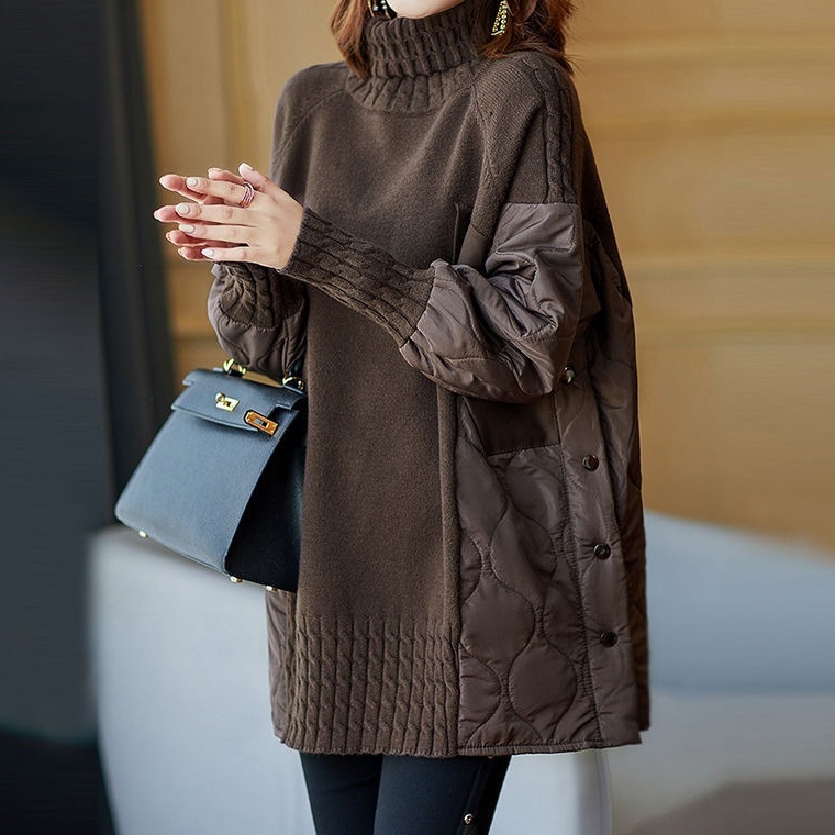 【人気上昇中】 ツイル織りラグランスリーブ 着瘦せエレガントボタンハイネック ニット セーター