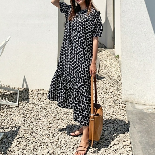 個性的 春服 夏服 プリント レディース ワンピース ロング 袖あり 半袖 ラウンドネック セミフレア インスタ映え SNS 映え 写真 映え 目立つ モテ 流行 トレンド 高見え 着回し 6,347円