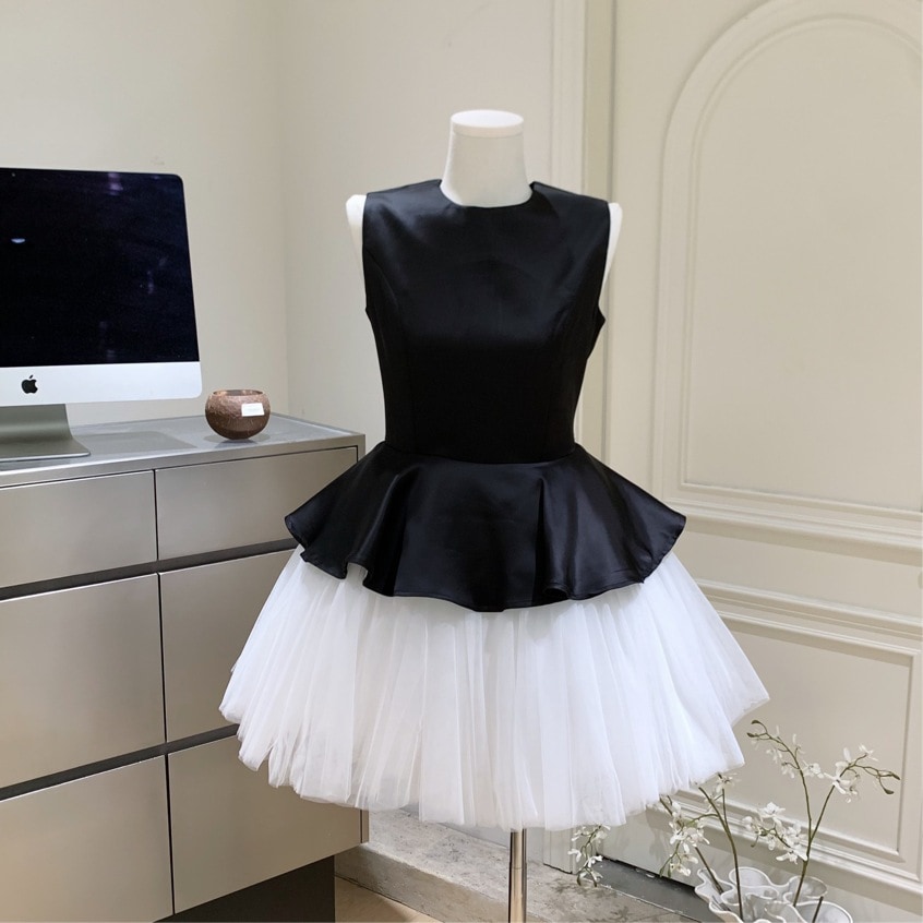 2025夏新作バレエ風ノースリーブ丸首キルティングチュールポンポンスカートワンピース女夏