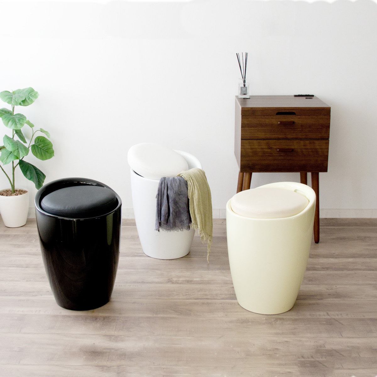 収納スツール 座面高46.5cm 持ち手つき 軽量 スツール 収納 A4サイズ 椅子 座れる 収納ボックス 丸 ラウンド 腰掛け 持ち運び 小物収納 いす イス 1人掛け リビング 玄関