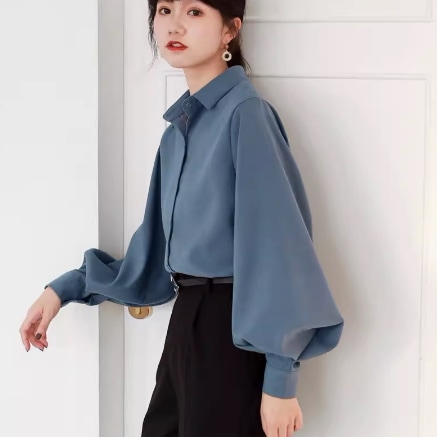 トップス シャツ ブラウス 白シャツ 白トップス 袖あり 長袖 ボリューム袖 襟付き レギュラーカラー 前開き 大人可愛い きれいめ シンプル 大人 上品 おしゃれ レトロ 大人女子 こなれ感