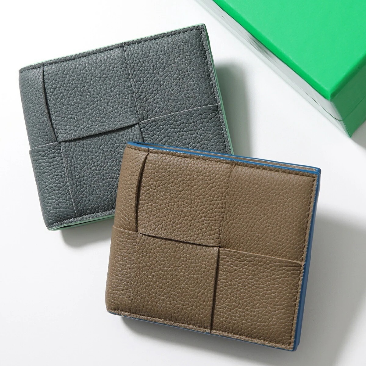 BOTTEGA VENETA ボッテガヴェネタ 二つ折り財布 CASSETTE カセット 743004 VCP14 メンズ マキシイントレチャート レザー 小銭入れなし ミニ財布 カラー2色