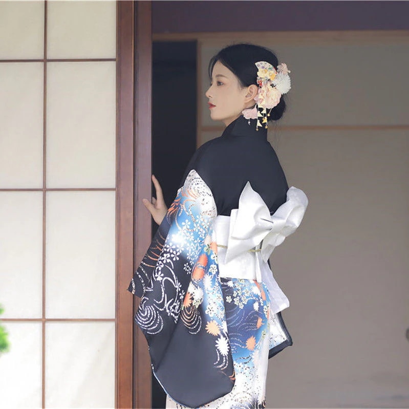 着物 服装 気質 パーソナリティ 改善 暗さ 女性 ディバインガール