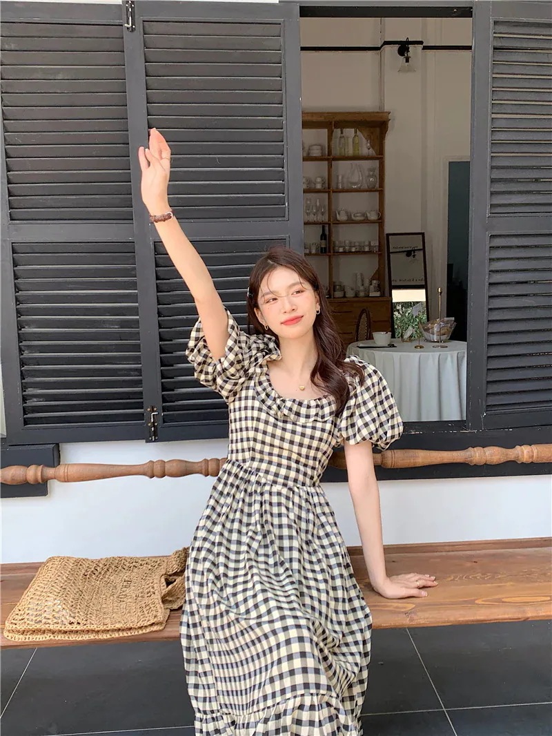 ワンピース レディース フレアワンピース ロングワンピース 半袖 パフスリーブ ロング丈 ミモレ丈 裾フレア ボリューム袖 チェック柄 ギンガムチェック ラウンワンピース春 夏 水着 ビーチツアー ワ