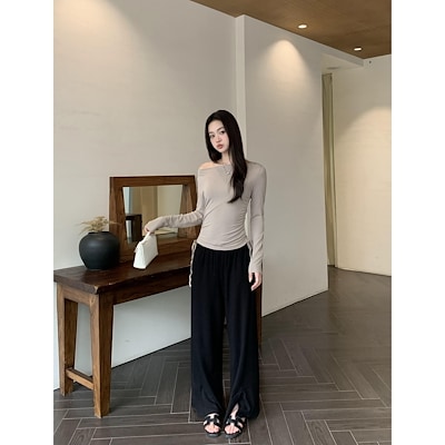 MULVAN黒のデザイン性スリットスラックス女性の春のドロップ感ワイドニットパンツです