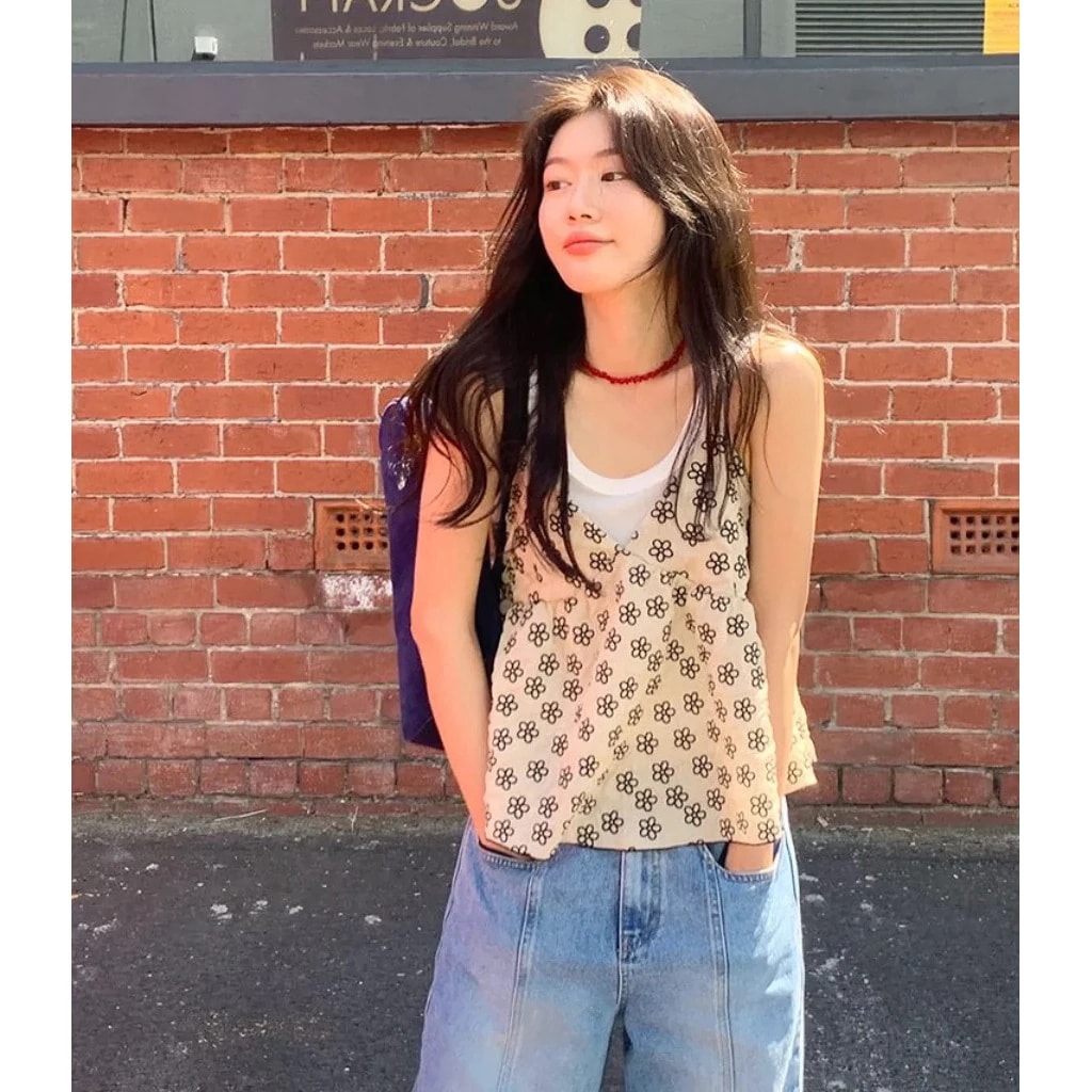 2025夏新作韓国東大門リラックス甘系シワ感小花ストラップシャツ