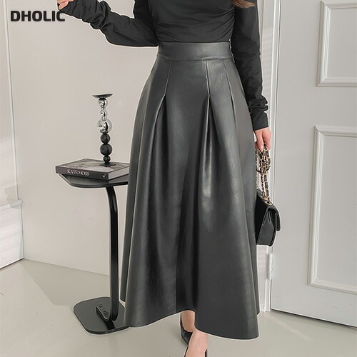 [メガ割りSALE]レザー調タックフレアスカート