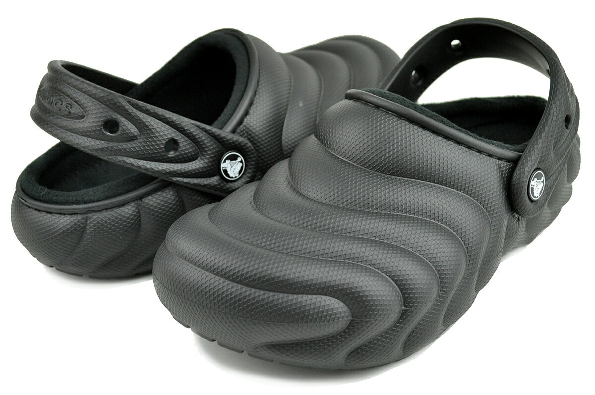 クラシック ラインド オーバーパフ クロッグ ブラック フリースライナー クロスライト 210059-001