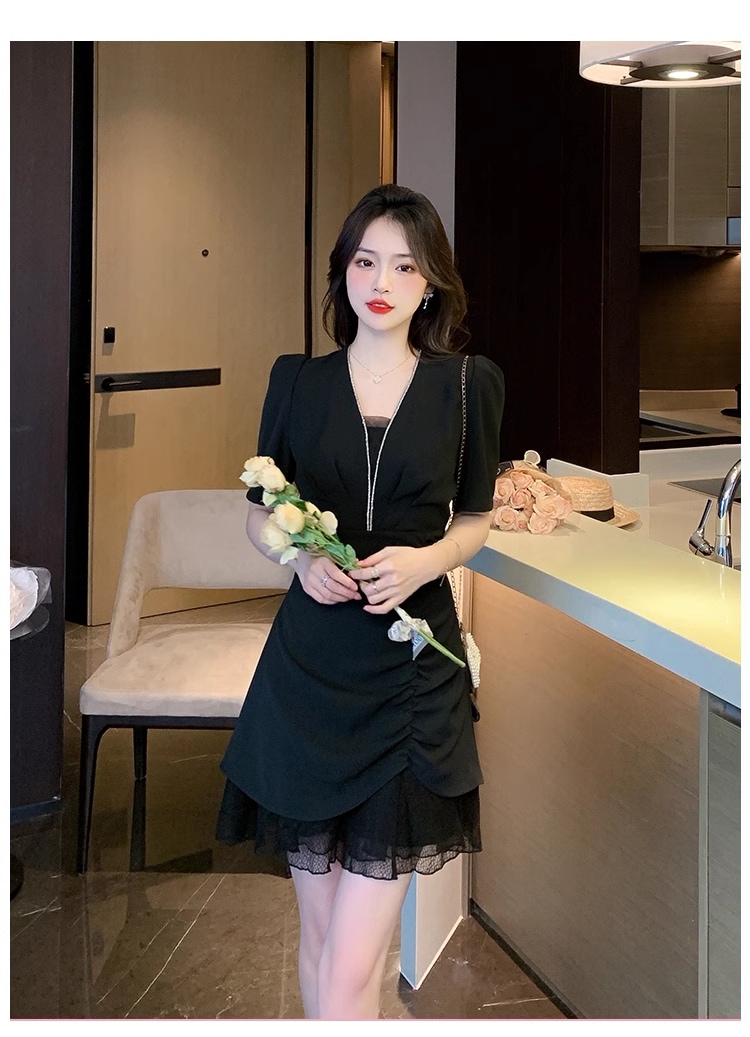 夏 デザイン センス ニッチ ウエスト プリーツ スリム ドレス スリム スカート 個性的 ワンピース ミニ ミニ丈 ショート ショート丈 袖あり 5分袖 五分袖 Vネック 襟なし 大人 上品