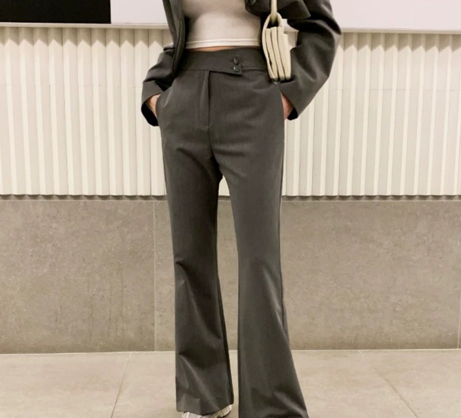 レディース パンツ ボトムス ロングパンツ ロング ファスナー ポケット ハイウエスト 薄手 かわいい 大人可愛い きれいめ シンプル カジュアル 上品 おしゃれ こなれ感 個性的 クール 主役級 14,245円