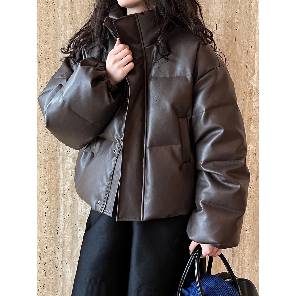 2025 の新スタイルブラウン レザーダウンジャケット女性のためのデザインセンスインブロガーアウターウェア 90