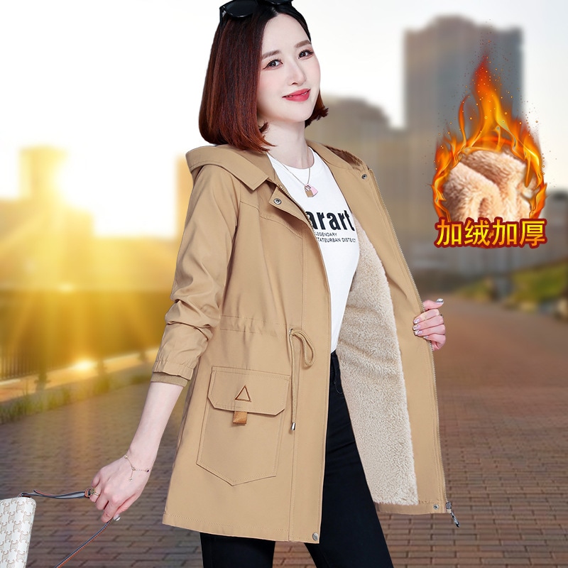 女性のためのハイエンドミッドレングスウインドブレーカージャケット冬 2025 新しいベルベット肥厚母の秋と冬の女性のトップス