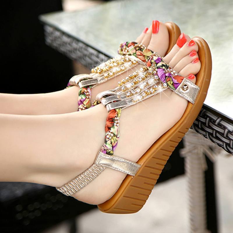 シューズ 靴 くつ クツ ヒール 5cmヒール ミドルヒール ウェッジヒール 4cmヒール ラウンドトゥ アンクルストラップ 痛くない 歩きやすい 履きやすい 疲れにくい ビジュー キラキラ