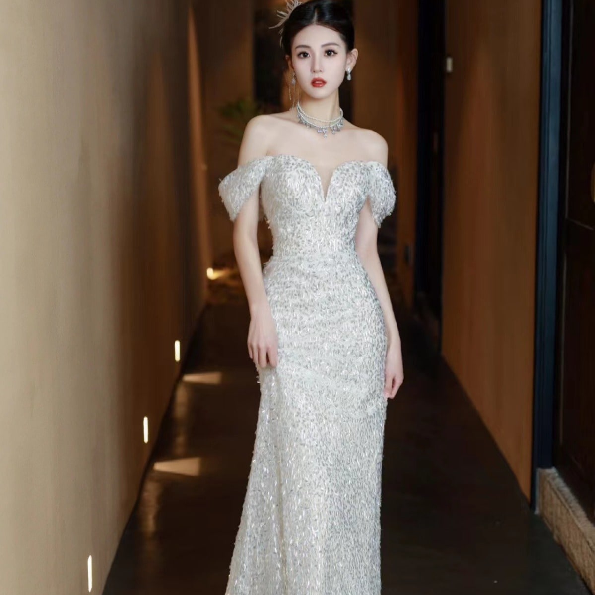 ワンショルダーイブニングドレス女性バンケットホストエレガントな女性花嫁乾杯ドレスライトフィッシュテールドレス