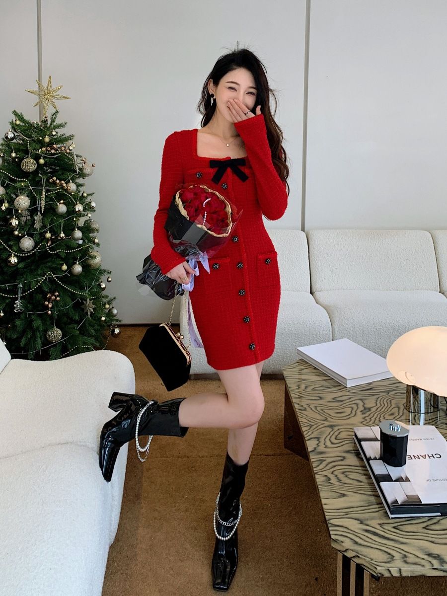 2023年秋冬新商品赤い蝶結びの方襟の修身ニットスカートの底付きセーターの長袖ワンピースの女性