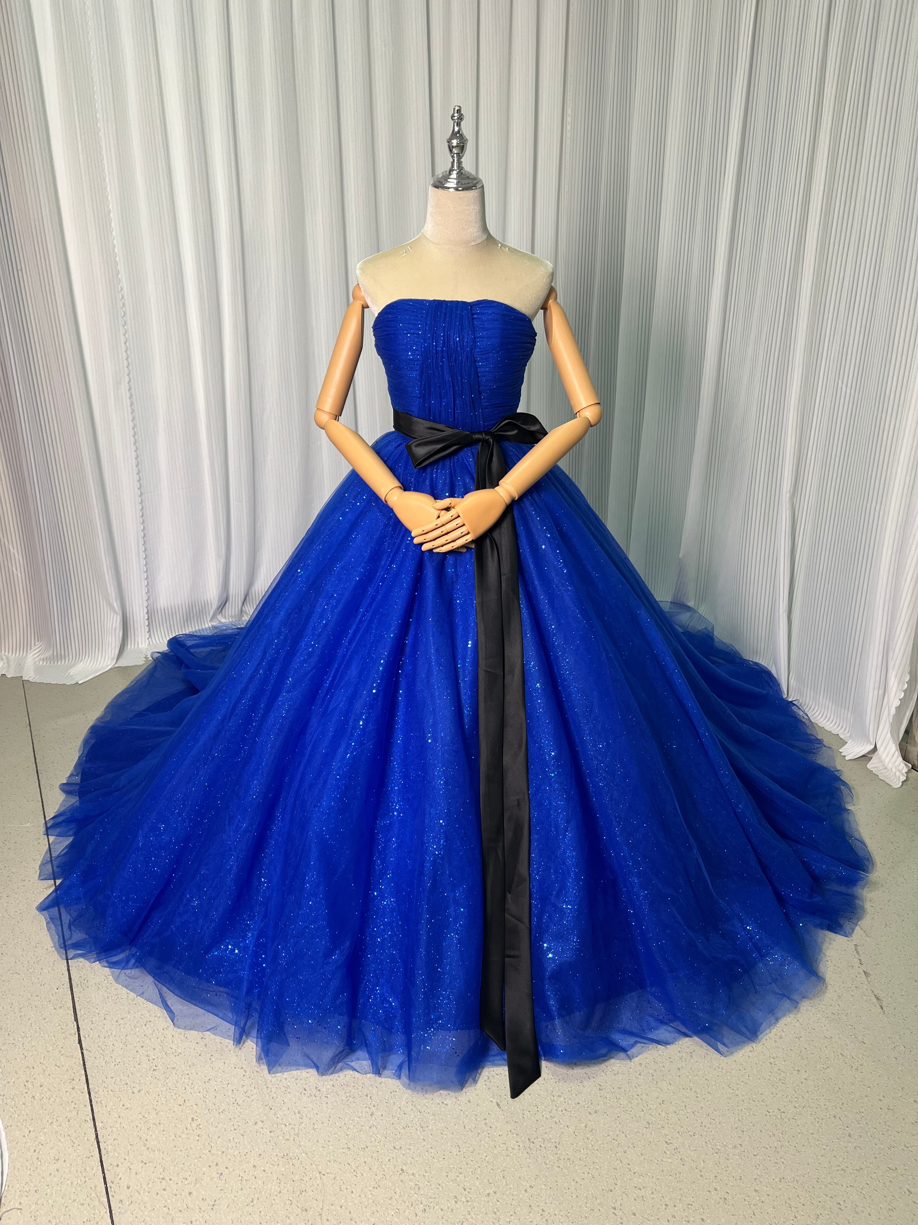 カラードレス ブルー ベアトップ ビスチェタイプ 花嫁 サッシュベルト キラキラグリッターチュール 華やかなトレーン チュールスカート