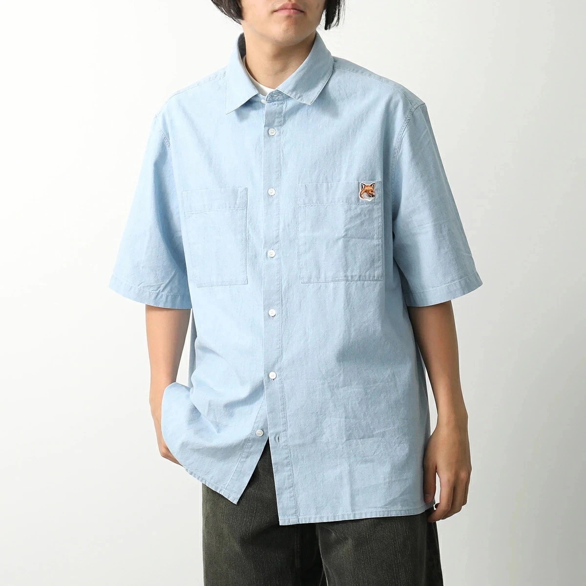 MAISON KITSUNE メゾンキツネ シャツ OM00424WC5006 メンズ 半袖 コットン フォックスヘッド 刺繍パッチ 胸ポケット P470/INDIGO