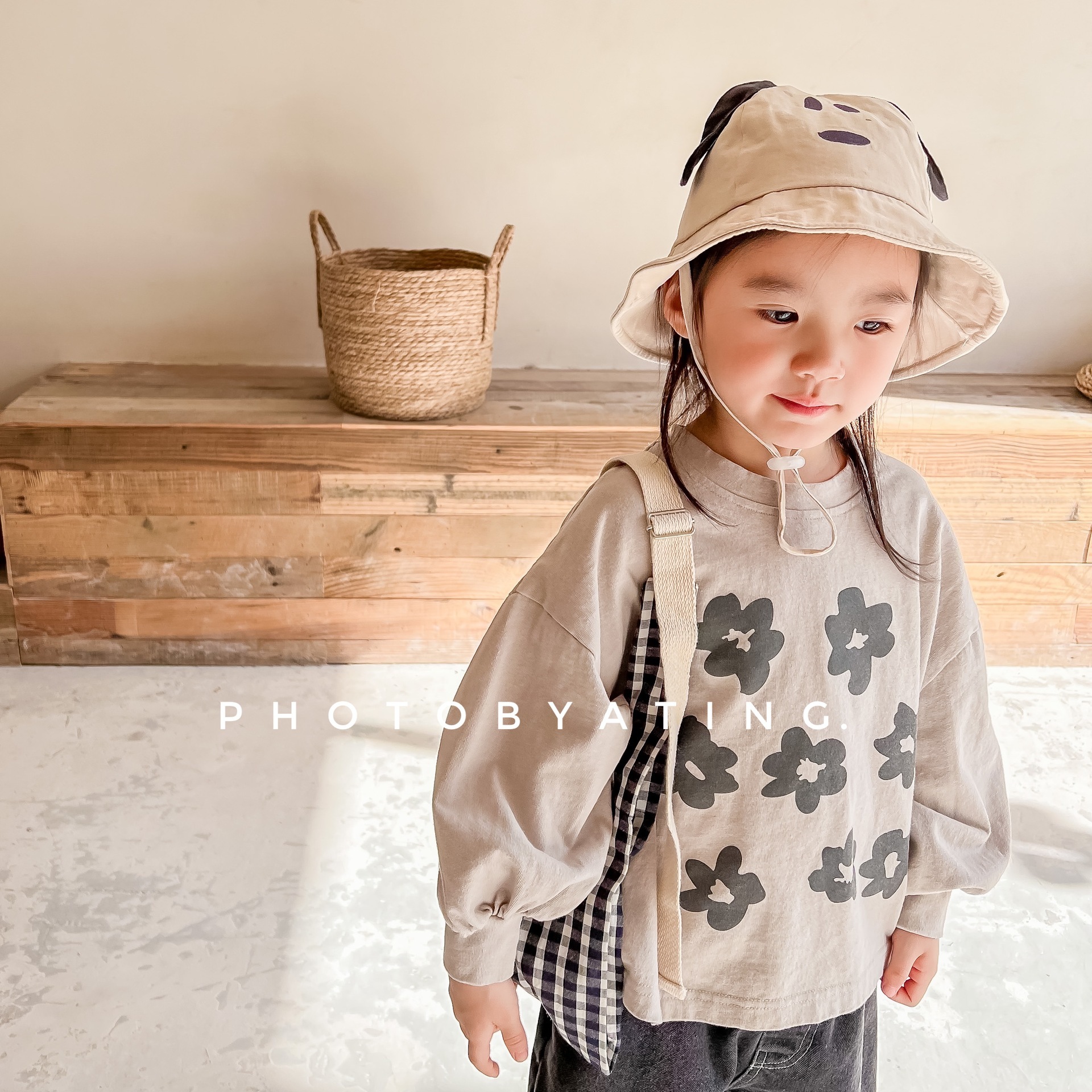 春の新しい子供服，子供用の韓国の春と秋のTシャツ，男の子と女の子赤ちゃんの長袖ボトミングシャツ