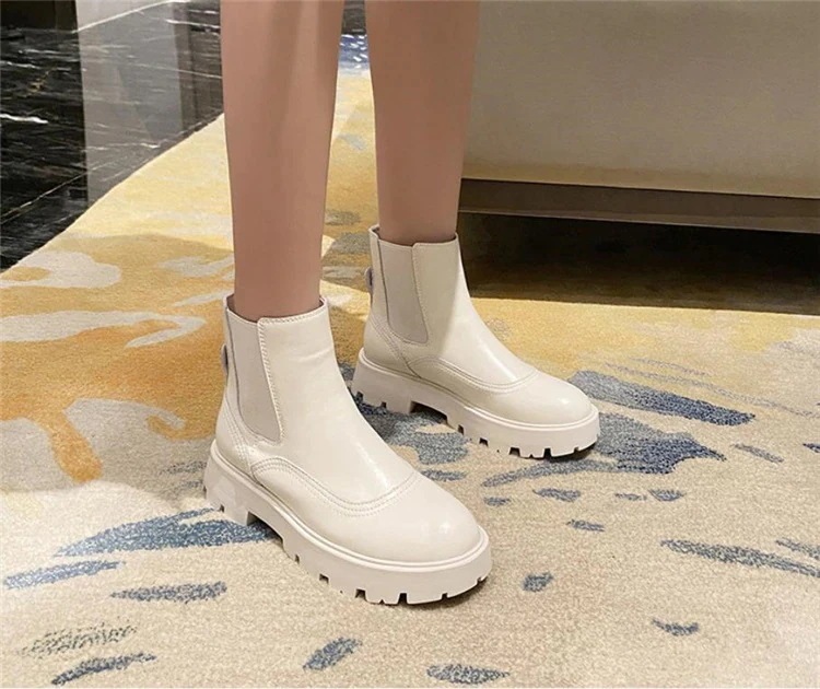 学生 太いヒール 厚い底 滑り止めトレンド イギリス風 ブーツ 韓国ファッション 5,278円