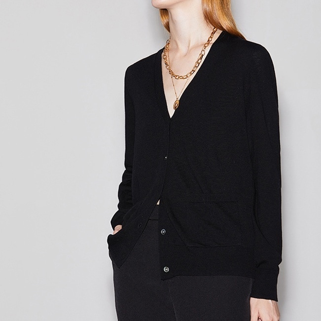 トップス カーディガン 長袖 Vネック 前開き ボタン ミディアム丈 ポケット 重ね着風 かわいい 大人可愛い きれいめ シンプル 上品 おしゃれ かっこいい カジュアル こなれ感 個性的 主役級