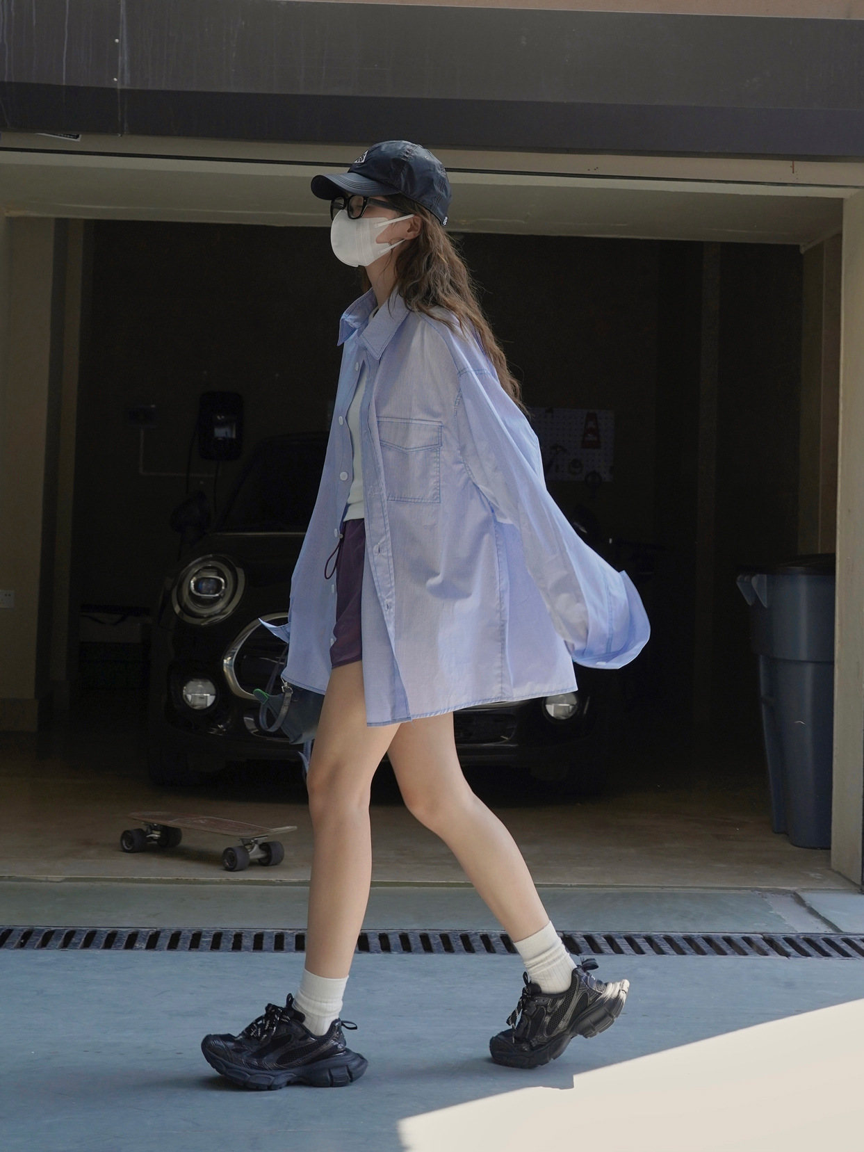 夏の新作日系カジュアル佰に大判シルエットブルー白チェックシャツを合わせた肌に優しいトップス女性