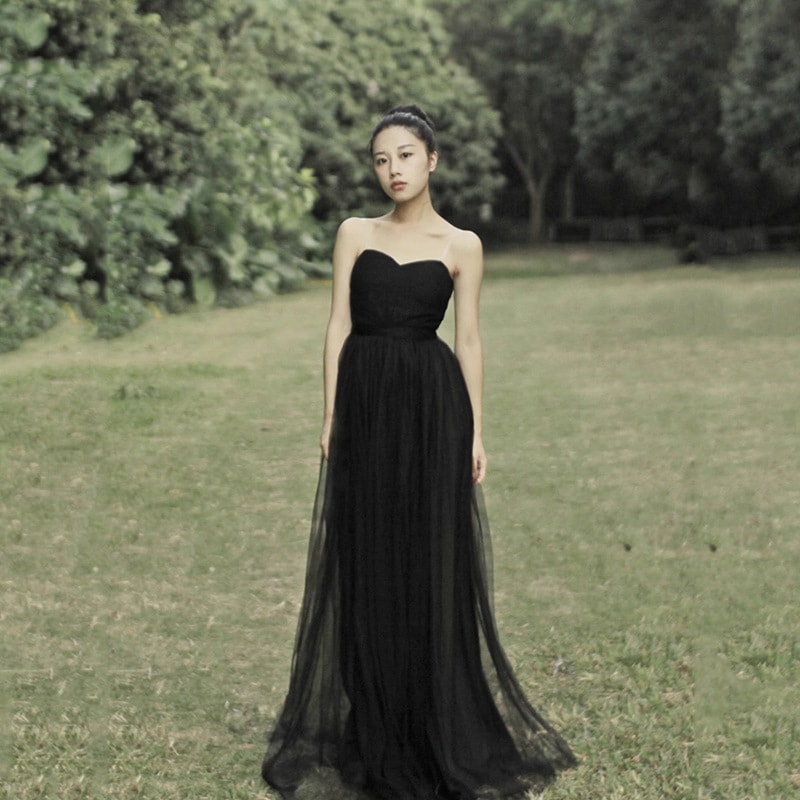 ブラックドレスバンケットホスト花嫁ドレス小さな気質ストラップレスパフォーマンス服