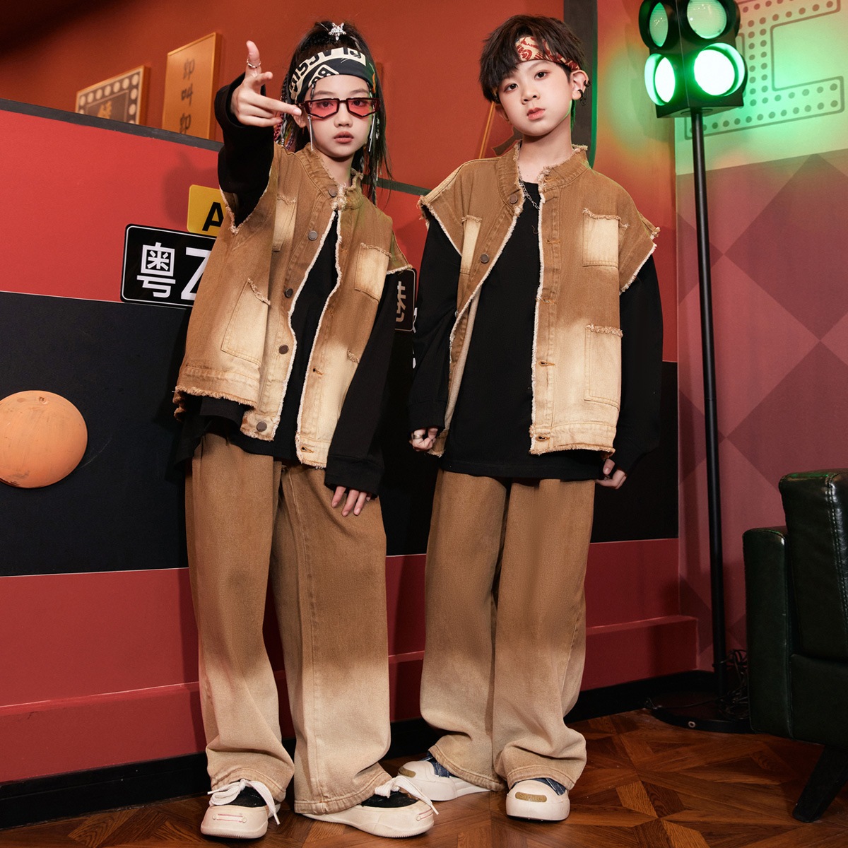 男子ドラムのための子供向けストリートダンスパフォーマンスセットヒップホップチルドレンズヒップホップコスチュームとパフォーマンスコスチュームハンサムストリートブラスト