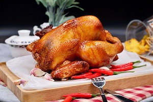 焼館薫　炭火焼黄金鶏 ニンニク味の黄金鶏は柔らかジューシーなムネ肉が特徴 ワインと一緒に パーティー料理 キャンプ料理