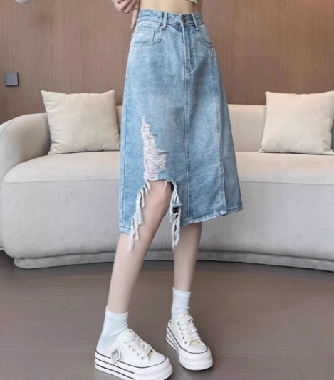 レディース スカート ボトムス スリット ダメージ デニム タイト 膝下 大人可愛い シンプル カジュアル おしゃれ こなれ感 ラフ 主役級 存在感 春 夏 ママ 10代 20代 30代 ティーン