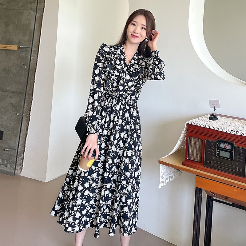 ワンピース フレアワンピース マキシ丈 袖あり 長袖 Vネック 襟なし フレア スリム 細身 Aライン フリル リボン ウエストマーク ウエストゴム かわいい 大人可愛い きれいめ 大人 上品