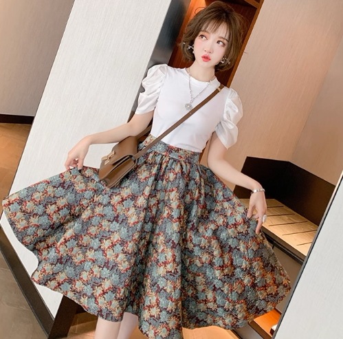 2点セット セットアップ レディース スカート カットソー フレア 膝丈 5分袖 パフスリーブ クルーネック フレア 刺繍 ギャザー かわいい 大人可愛い きれいめ 上品 おしゃれ かっこいい