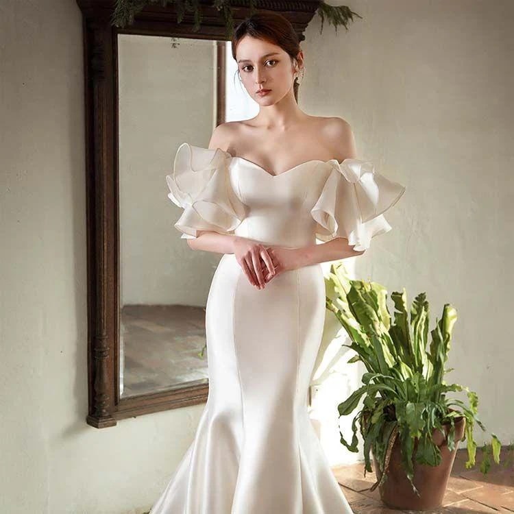 ウェディングドレス サテン 結婚式 オフショルダー トレーン マーメイドライン フリル 前撮り/後撮りシンプル 編み上げ 高級感 ロングドレス お花嫁ドレス パー30%までに制限