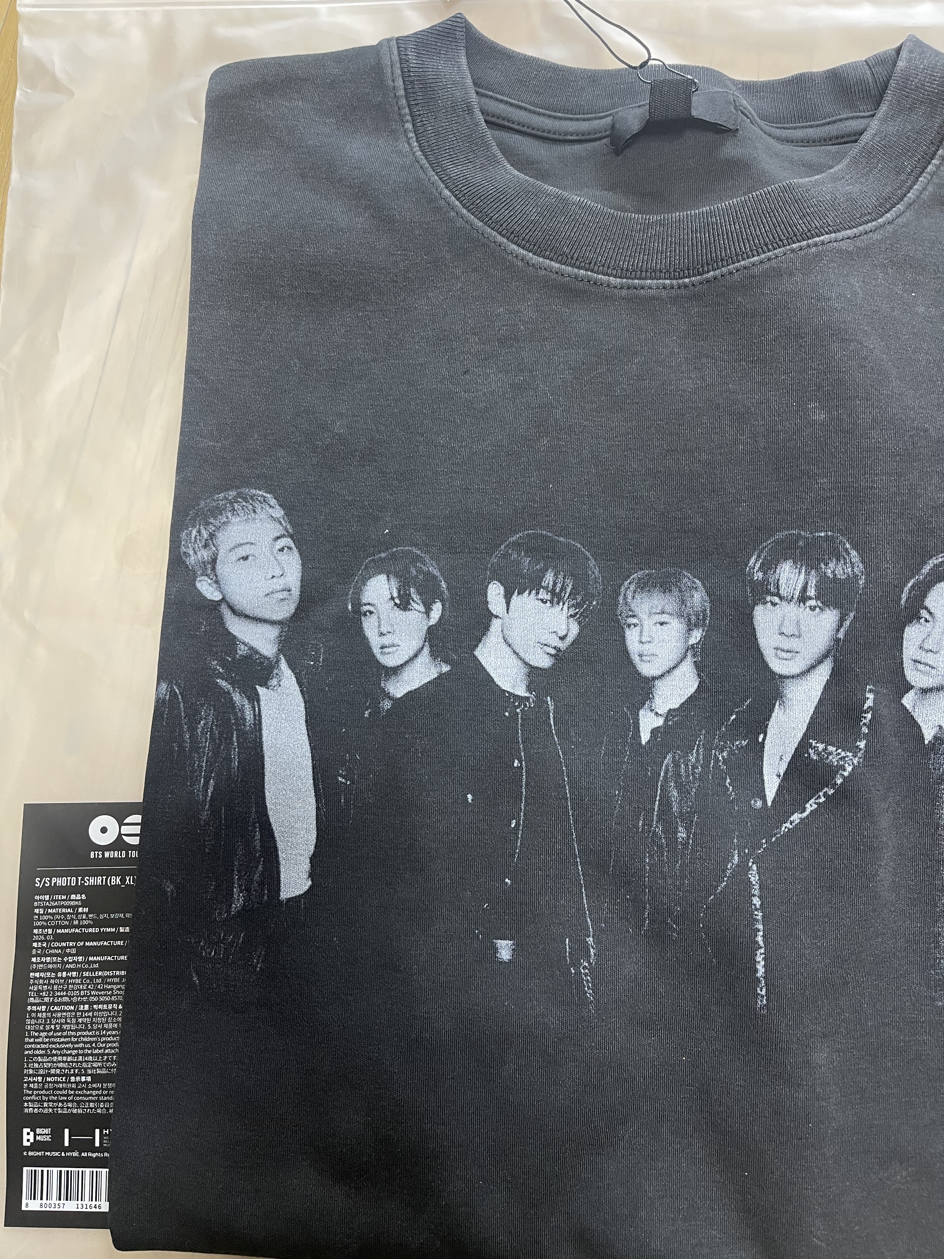 [ON HAND] BTS WORLD TOUR ARIRANG MD S/S Photo T-Shirt (Black)