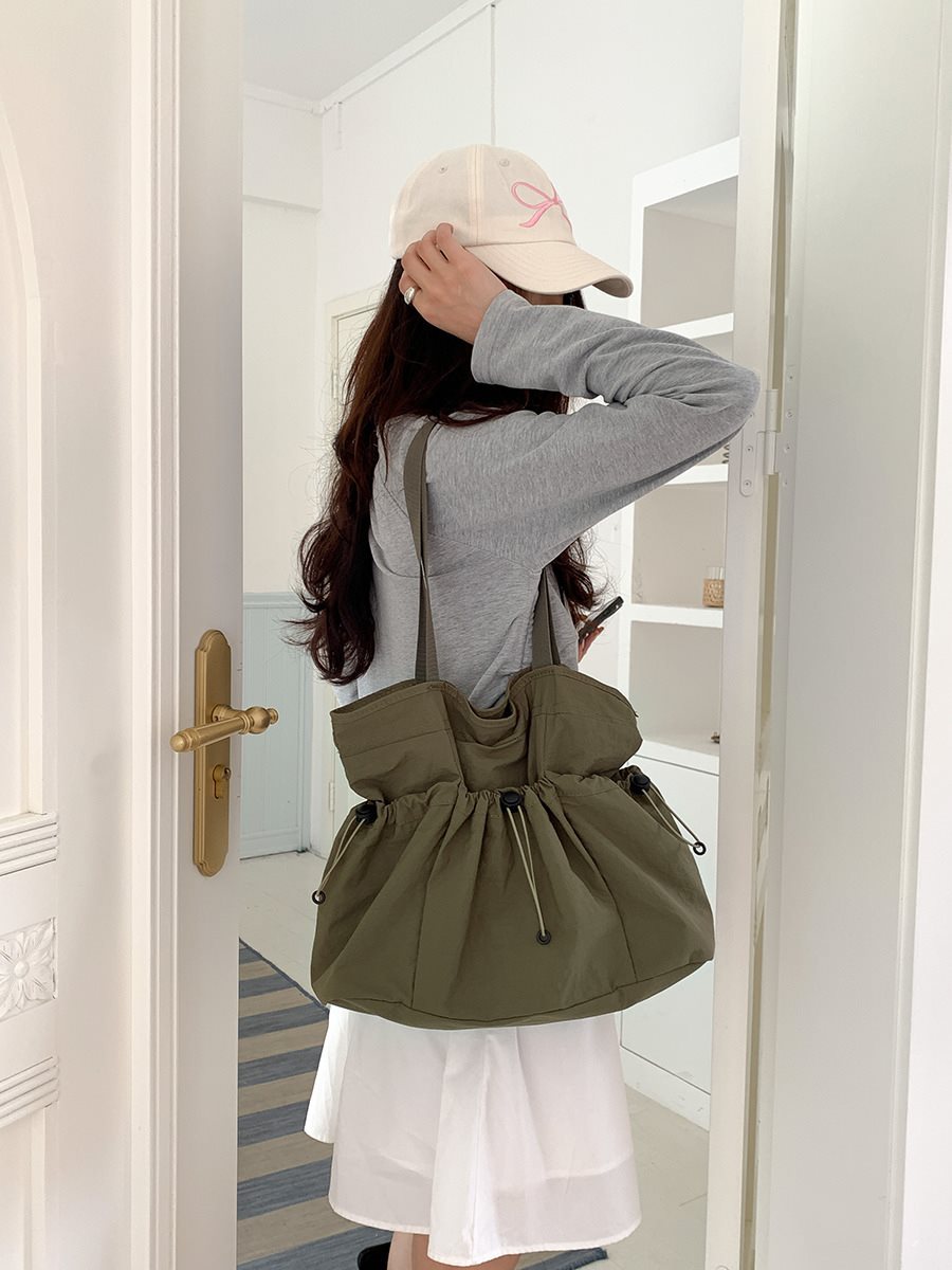 韓国風トートバッグ 女性用 プリーツデザイン 大容量 カジュアルバッグ 春夏 ワンショルダー 大学生クラス 通勤バッグ