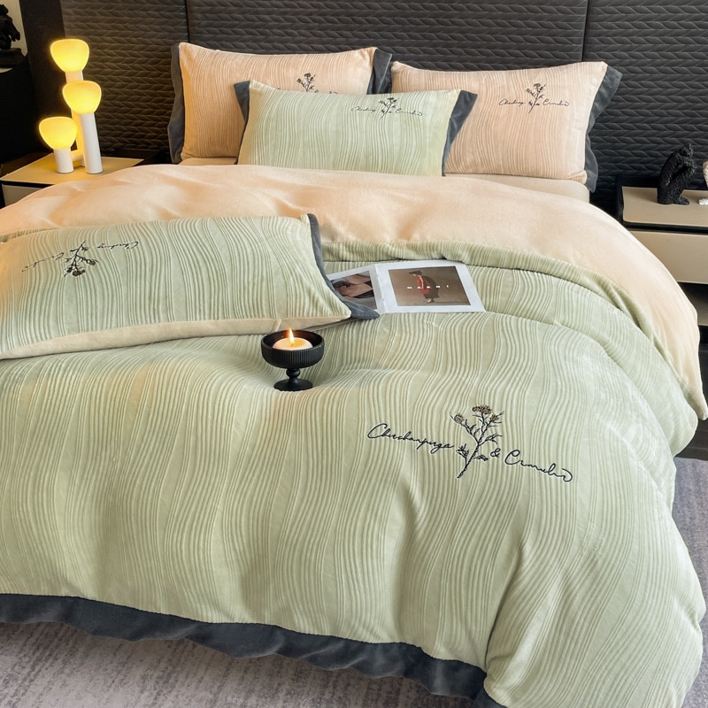 軽量高級6彫り刺繍寝具冬用4点襟寝具厚手寝具