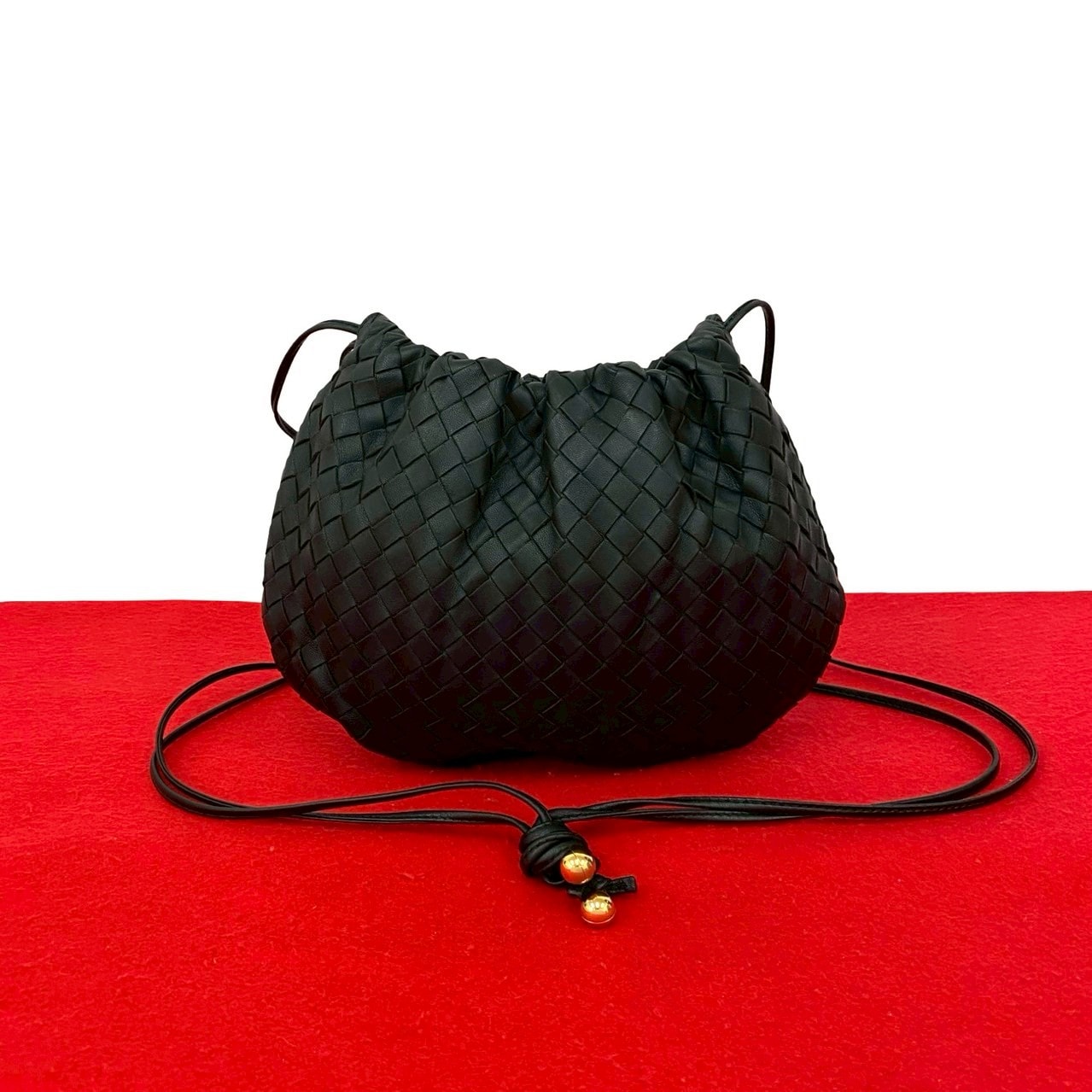 イントレチャートショルダーバッグ レザー ブラック 25125