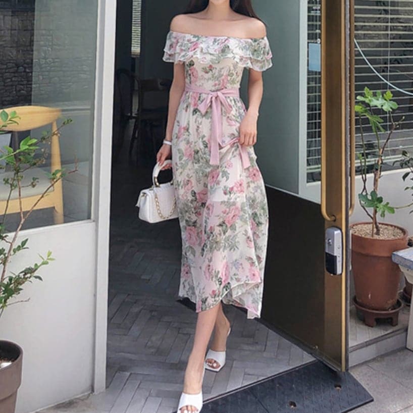 ワンピース 上着 人気 おすすめ おしゃれ お洒落 激安 安い プチプラ オフショルダー ウエスト ミモレ丈 ふんわり ふわふわ　肩出し ボート ネック 柄 フリル プリント 花柄 lone