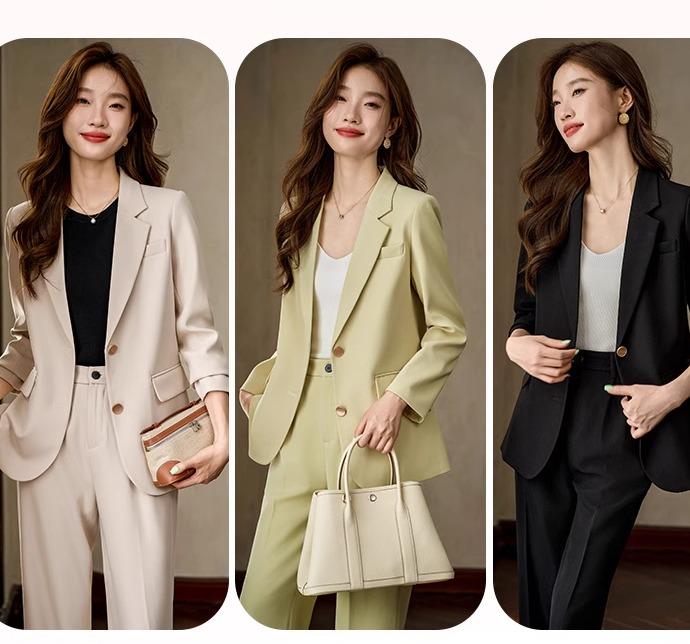 レディース パンツスーツ セットアップ め オフホワイト 黒 薄グリーン シングルブレスト 艶無し金ボタン エレガント ビジネス オフィス シック フェミニン 上品 きれいめ フォーマル セレモニー