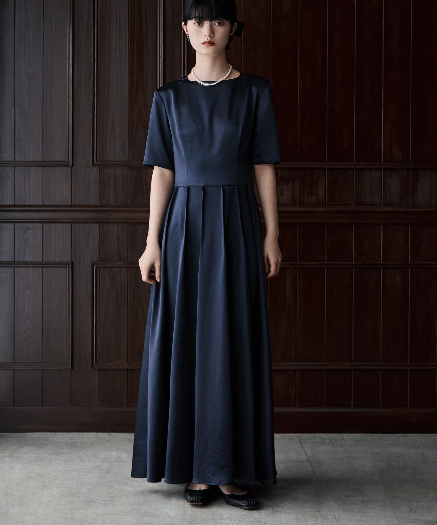 サテンウエストタックドレス ワンピース ワンピ ドレス 半袖 ロング マキシ丈 オケワンピ スクエアネック サテン 光沢 Aライン ウエストタック フレア 結婚式 二次会 パーティー 発表会 演奏会