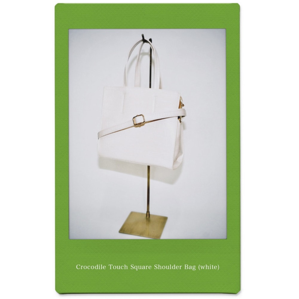 Crocodile Touch Square Shoulder Bag (white) A,D,G レディース